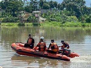 Kesaksian Warga Soal Tatak yang Diduga Terjun ke Sungai Brantas Kota Kediri