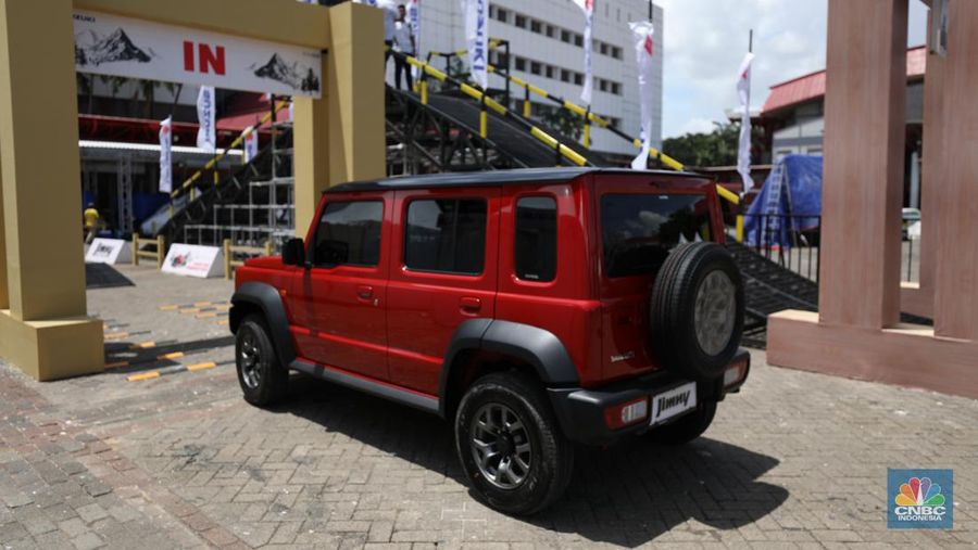 Internasional Motor Show (IIMS), Kemayoran, Jakarta, Selasa (13/2/2024). (CNBC Indonesia/Tri Susilo)