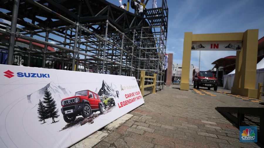 Internasional Motor Show (IIMS), Kemayoran, Jakarta, Selasa (13/2/2024). (CNBC Indonesia/Tri Susilo)