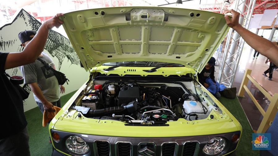 Internasional Motor Show (IIMS), Kemayoran, Jakarta, Selasa (13/2/2024). (CNBC Indonesia/Tri Susilo)