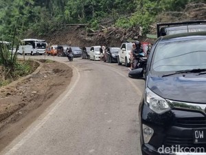 Ada Truk Mogok, Jalan Poros Maros-Bone di Tompo Ladang Macet 1 Kilometer