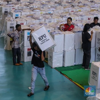 Besok Pemilu, Intip Kesibukan Distribusi Logistik Pemilu 2024