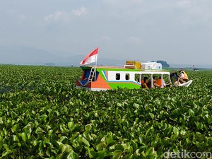 Jalan Terjal Diistribusi Logistik Pemilu ke Ujung Bandung Barat