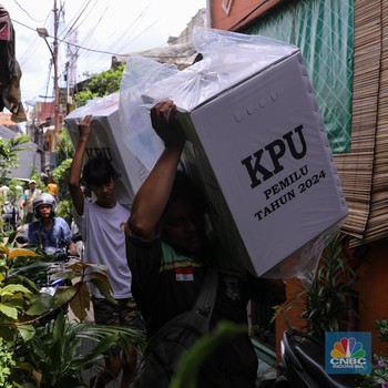 KPU Lewati Gang Sempit Jakarta, Distribusikan Logistik Pemilu 2024