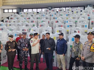 Plh Gubernur Jatim Cek Kesiapan Logistik Sehari Jelang Coblosan