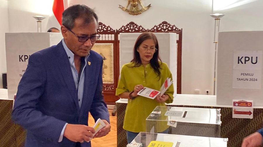 Sejumlah Warga Negara Indonesia di Rumania melaksanakan pemilihan lebih awal dari tanggal 5 hingga 14 Februari 2024. (Dok. KBRI Rumania)