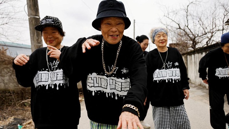 Lee Pil-sun, 85, a member of the granny rap group 