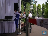 Anies Jalan Kaki, Prabowo Naik Alphard, Ganjar Pakai Innova