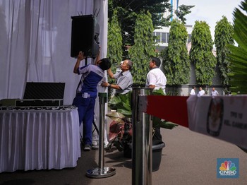 Anies Jalan Kaki, Prabowo Naik Alphard, Ganjar Pakai Innova