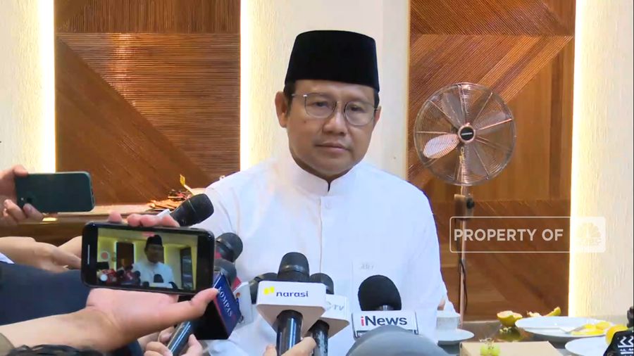 Cak Imin Bareng Keluarga Nyoblos di TPS 023 Kemang (CNBC Indonesia TV)