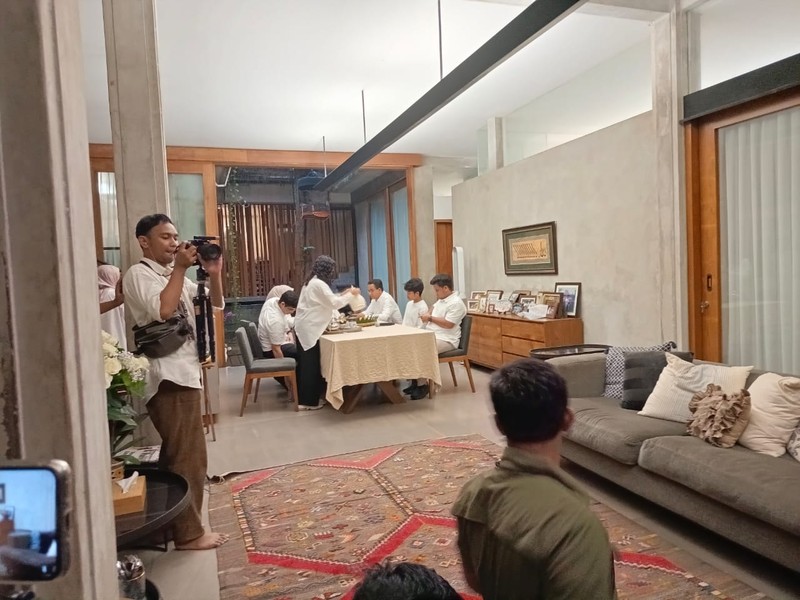 Calon Presiden nomor urut satu Anies Baswedan sholat berjamaah jelang pemilihan umum. Calon Presiden nomor urut satu Anies Baswedan sholat berjamaah jelang pemilihan umum. (Dok. Istimewa)