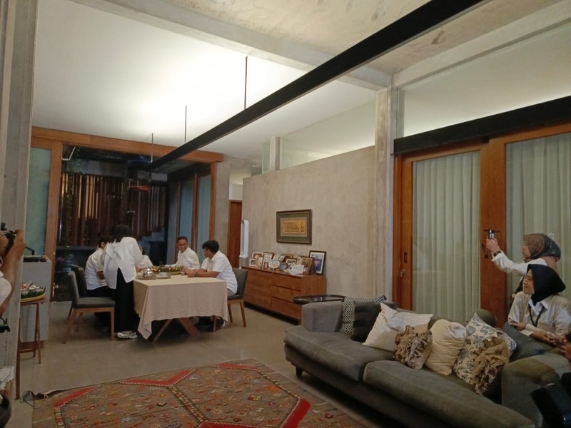 Calon Presiden nomor urut satu Anies Baswedan sholat berjamaah jelang pemilihan umum. Calon Presiden nomor urut satu Anies Baswedan sholat berjamaah jelang pemilihan umum. (Dok. Istimewa)