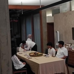 Anies Baswedan Dibekali Doa Ibu Sebelum Nyoblos, Begini Bunyinya