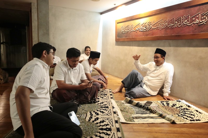 Calon Presiden nomor urut satu Anies Baswedan sholat berjamaah jelang pemilihan umum. Calon Presiden nomor urut satu Anies Baswedan sholat berjamaah jelang pemilihan umum. (Dok. Istimewa)