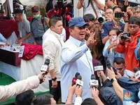 Potret Prabowo Datang Nyoblos, Dikawal Mayor Teddy