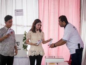 Most Pop Sepekan: Adu Gaya Menantu Jokowi saat Coblos, Siapa Paling Stylish?