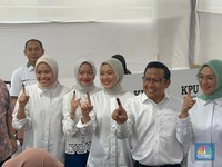 Potret Cak Imin Nyoblos, Full Senyum-Tunjuk No 1