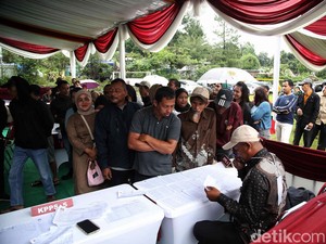 BMKG: Waspada Hujan Saat Pilkada Serentak 27 November 2024 di Jabar