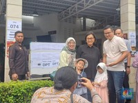 Datang ke TPS, Sri Mulyani Minta Maaf Sama Tetangga, Kenapa?