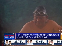 Video: Momen Prabowo Berenang Usai Nyoblos di Hambalang