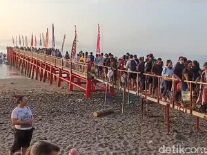 Antusias Mencoblos Pemilu 2024, Penumpang Kapal ke Nusa Penida Membludak