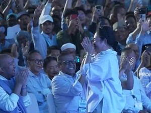 Prabowo Sapa Titiek Soeharto, Istora Senayan Bergemuruh