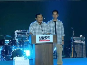 Prabowo Sapa Ketum Partai Koalisi Indonesia Maju dan Relawan di Istora