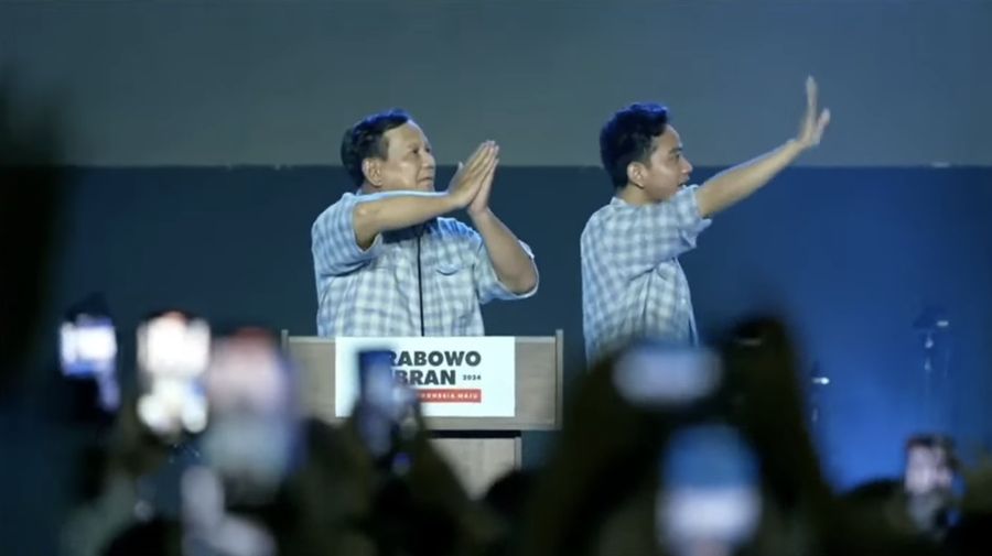 Prabowo Subianto dan Gibran Rakabuming Raka saat memberikan pidatonya di Istora Senayan. (Tangkapan Layar Youtube Gibran Rakabuming Raka)