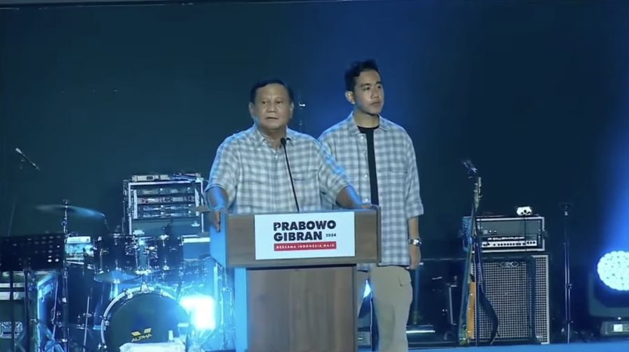 Prabowo Subianto dan Gibran Rakabuming Raka saat memberikan pidatonya di Istora Senayan. (Tangkapan Layar Youtube Gibran Rakabuming Raka)