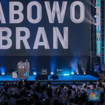 Gemuruh Istora Menyambut Prabowo-Gibran Menang Satu Putaran