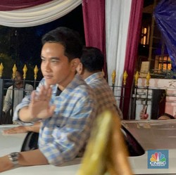 Pelanggaran Gibran Bagi-bagi Susu di CFD Diungkit di Sidang MK