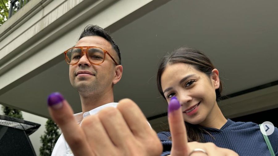 Raffi Ahmad dan Nagita Slavina nyoblos pemilu 2024. (Tangkapan layar Instagram @raffinagita1717)