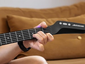 Main Gitar Tanpa Senar, Bisa Banget!