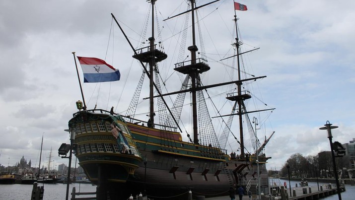 East Indiaman the Amsterdam. East Indiaman merupakan nama yang umum digunakan untuk kapal yang beroperasi di bawah lisensi VOC. (foto: Ist/Blog maisyafarhati.com)