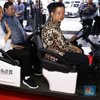 Jokowi Full Senyum di IIMS, Respons Prabowo-Gibran Unggul Quick Count