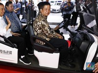 Jokowi Full Senyum di IIMS, Respons Prabowo-Gibran Unggul Quick Count