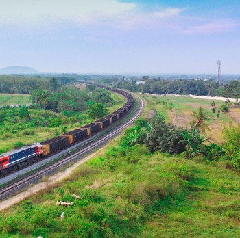 Penampakan Sangar Lokomotif 'Raksasa' Produksi AS yang Dibeli KAI