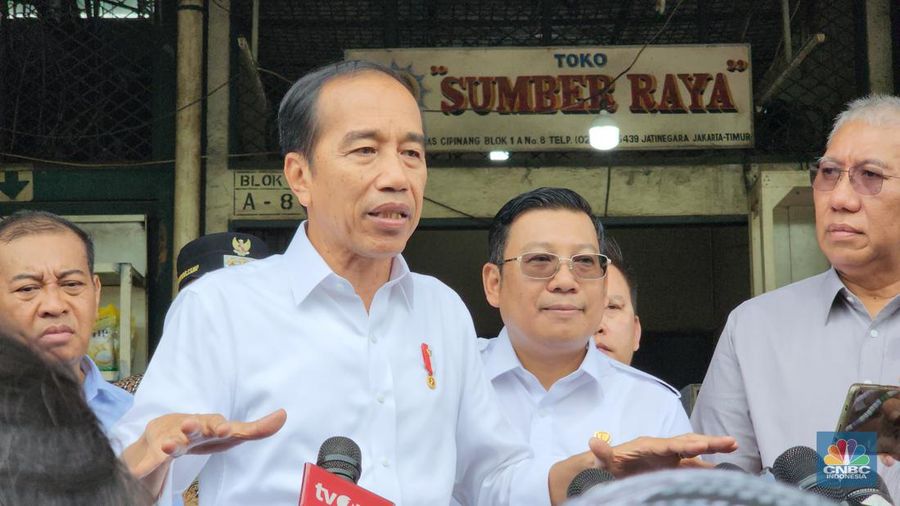 Presiden Jokowi tinjau stok beras di PIBC, Kamis (15/2/2024), dok: Bapanas