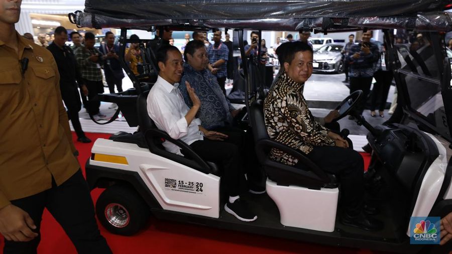 Presiden RI Jokowi di Indonesia International Motor Show (IIMS) 2024, Jiexpo, Kemayoran