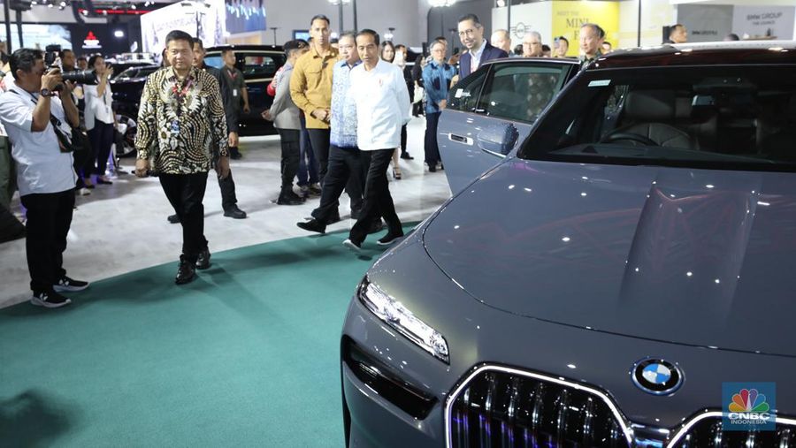 Presiden RI Jokowi di Indonesia International Motor Show (IIMS) 2024, Jiexpo, Kemayoran