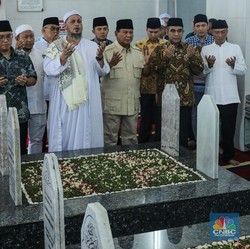 Prabowo Ziarah ke Makam Habib Ali Kwitang, Warga Teriak Presiden
