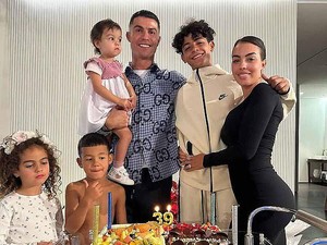 Bokong Georgina Rodriguez Diedit Jadi Rata Oleh Media Iran