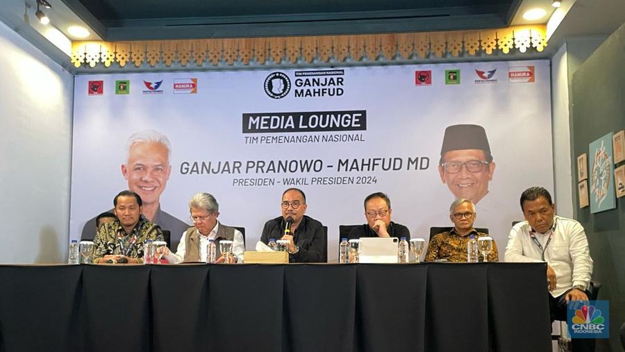 Konferensi Pers tim hukum Ganjar Pranowo - Mahfud MD. (վ/Rindi Salsabilla)