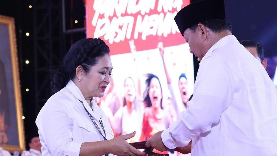 Mantan Istri Prabowo Subianto Titiek Soeharto dan Putranya Didit Hediprasetyo. (Instagram @titieksoeharto)
