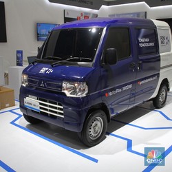 Perdana! Pabrikan Jepang Rilis Mobil Listrik Niaga di Indonesia