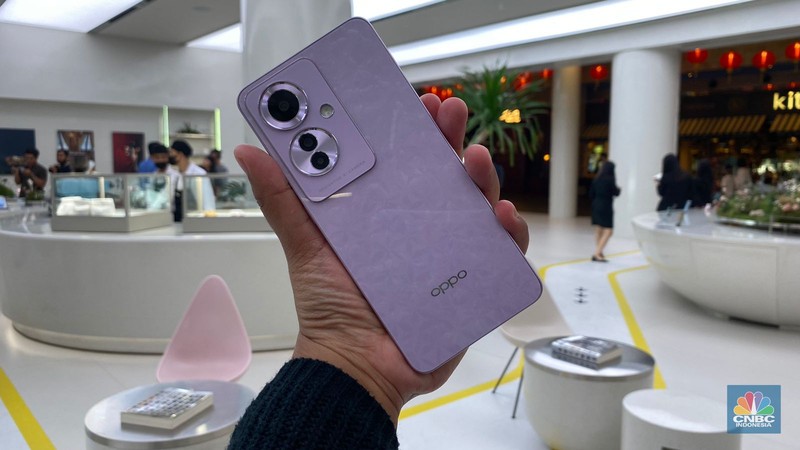 Oppo Reno 11 F. Oppo Reno 11 F. (CNBC Indonesia/Novina Putri Bestari)