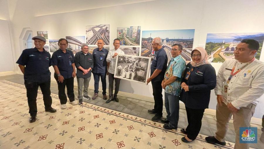 Pameran Foto Jurnalistik BUMN Antara. (CNBC Indonesia/Romys Binekasri)