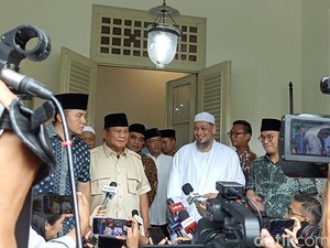 Sowan ke Habib Ali Kwitang, Prabowo Minta Doa Jalani Tugas ke Depan