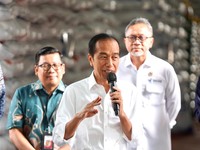 Jokowi Naikkan Tukin Pegawai BP2MI & Bapeten, Tertinggi Rp 33,24 Juta