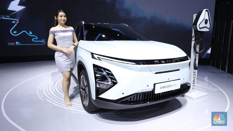 Pameran Indonesia International Motor Show (IIMS) 2024 digelar di JIExpo Kemayoran, Jakarta Pusat, pada 15-25 Februari. (CNBC Indonesia/Tri Susilo)